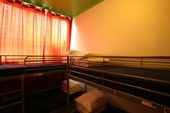 Central Perk Lodge - Perths Hotel 5