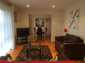 Australian Home Away Doncaster Elgar 2 - Perths Hotel 14