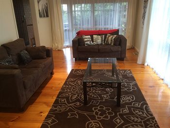 Australian Home Away Doncaster Elgar 2 - Perths Hotel 15