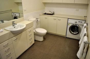 Albert Road Serviced Apartments - Perths Hotel 10