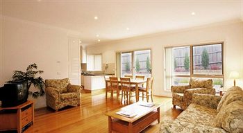 Waverley Corporate Townhouses - Perths Hotel 5