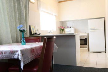 Carnegie Motor Inn - Perths Hotel 11