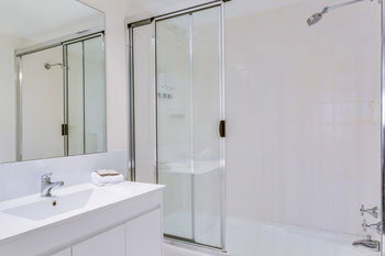 Metro Apartments On King Street - Perths Hotel 4