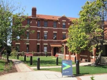 Yarra House Campus Summer Stays - Perths Hotel 7