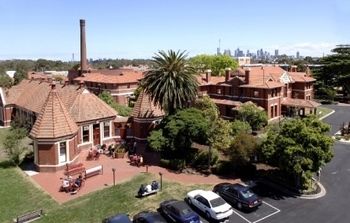 Yarra House Campus Summer Stays - Perths Hotel 11