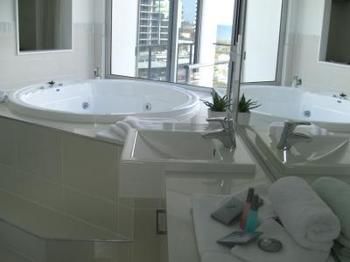 Silver Sea On Sixth Resort - Perths Hotel 4
