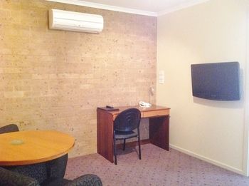 Ashton Townhouse Motel And Suites - Perths Hotel 8