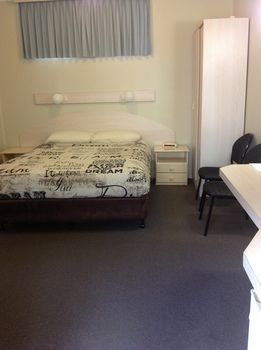 Ashton Townhouse Motel And Suites - Perths Hotel 19