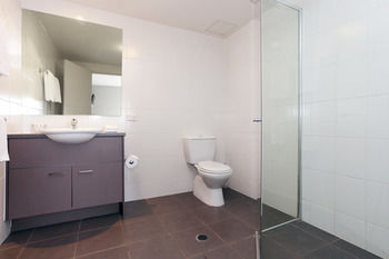 Quest Mascot Serviced Apartments - Perths Hotel 8