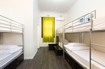The Village Surry Hills - Perths Hotel 7