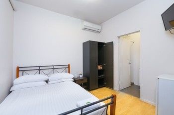 The Village Surry Hills - Perths Hotel 11