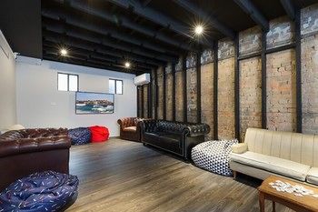 The Village Surry Hills - Perths Hotel 16