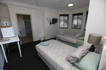 Across Country Motel And Serviced Apartments - Perths Hotel 19