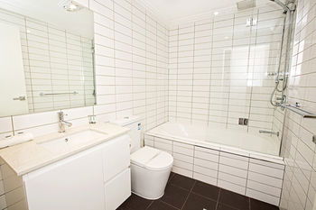 Astina Serviced Apartments - Parkside - Perths Hotel 1