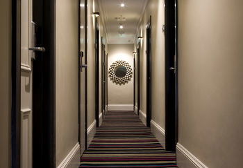 Hotel Challis - Perths Hotel 0
