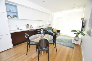 Neutral Bay 4 Young Furnished Apartment - Perths Hotel 11