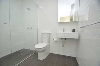 Neutral Bay 4 Young Furnished Apartment - Perths Hotel 14