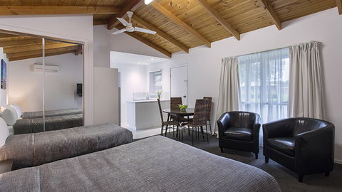 BEST WESTERN Colonial Village Motel - Perths Hotel 2