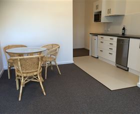 Abel Tasman Airport Motor Inn - Perths Hotel 0