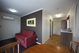 Hobart Airport Tourist Park - Perths Hotel 3