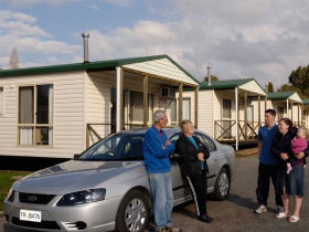 Discovery Holiday Parks  Hadspen Cosy Cabins - Perths Hotel 2