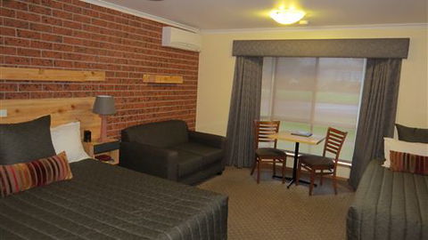 AAT 28 Goldsmith Hotel - Perths Hotel 2