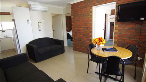 Jacaranda Motel & Holiday Units - Perths Hotel 1