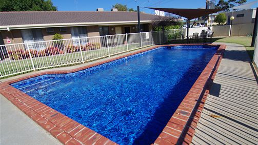 Winlaton VIC Perths Hotel