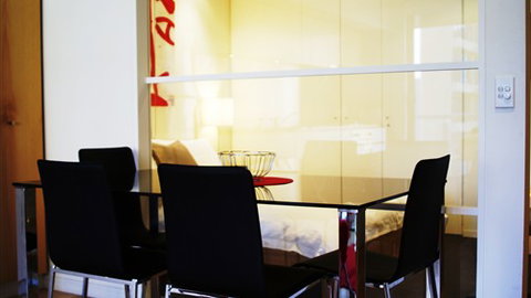 About Melbourne Apartments - Perths Hotel 1