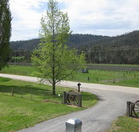Glenmore Springs Accommodation - Perths Hotel