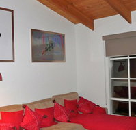 Two Mountains Lodge - Perths Hotel