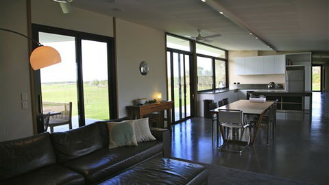 Just Inside The Gate - Perths Hotel 2