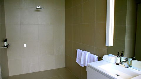 Just Inside The Gate - Perths Hotel 1