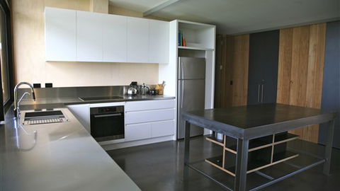 Just Inside The Gate - Perths Hotel 3