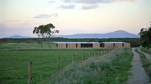 Just Inside The Gate - Perths Hotel 4