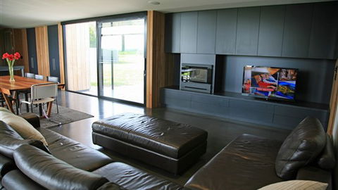 Just Inside The Gate - Perths Hotel 7