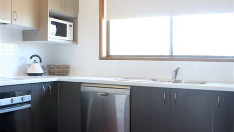 Bundalong Waterfront Accommodation - Perths Hotel 2