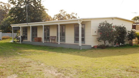 Manners In Mulwala - Perths Hotel 1