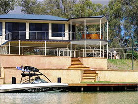 Cascades On The River - Perths Hotel 0