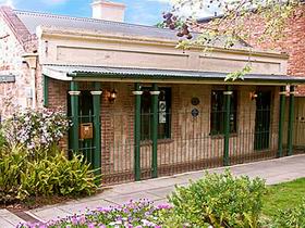 Chichester Gardens Cottage - Perths Hotel 0