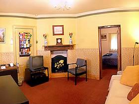 Chichester Gardens Cottage - Perths Hotel 1