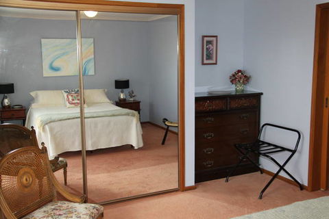 Adrienne's Place On The Hill - Perths Hotel 1