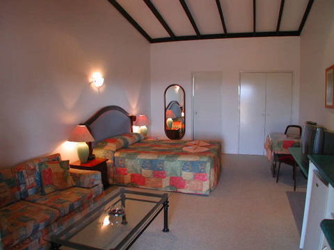 Albert Facey Motor Inn Narrogin - Perths Hotel 0