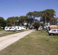 Beachmere Caravan Park - Perths Hotel