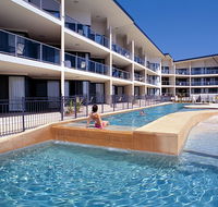 Boathouse Resort Tea Gardens - Perths Hotel