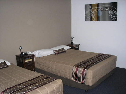 Centre Point Motor Inn - Perths Hotel 0