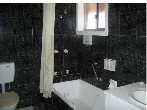 Cobar Motor Inn - Perths Hotel 2