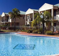 Country Comfort inter City Hotel  Apartments - Perths Hotel