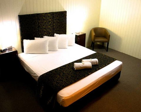 Country Plaza Motor Inn - Perths Hotel 0