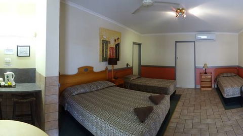 Gin Gin Central Motel - Perths Hotel 2